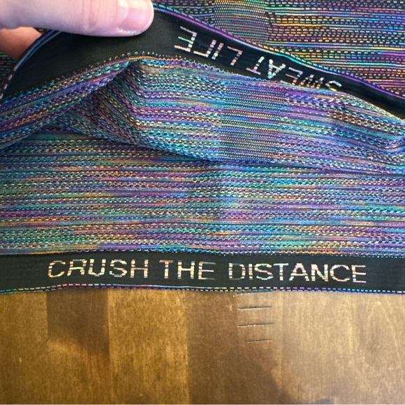 Lululemon Swiftly Racerback Tank Top Love Rainbow Pride Sporty Gym Sz 6 RARE - Picture 9 of 9